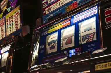 keraton togel Playtech live roulette table with dealer and real-time betting interface on mobile screen